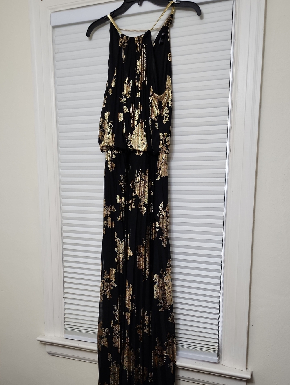 MSK Size 6 Black Gold Metallic Floral Pleated Maxi Dress
